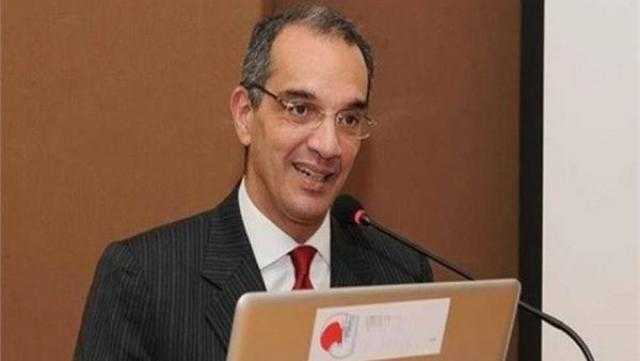 وزير الاتصالات يقدم هدية لكل العاملين في مستشفيات العزل