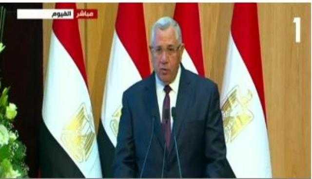 وزير الزراعة يستعرض رؤية الوزارة أمام السيسي.. فيديو