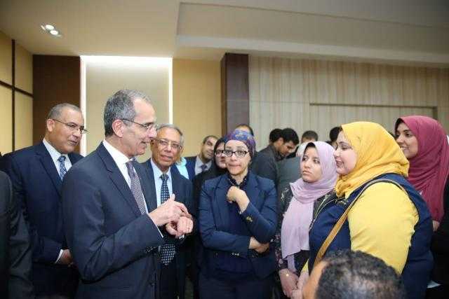 بالصور.. وزير الاتصالات يزور مقر جامعة سوهاج الجديد