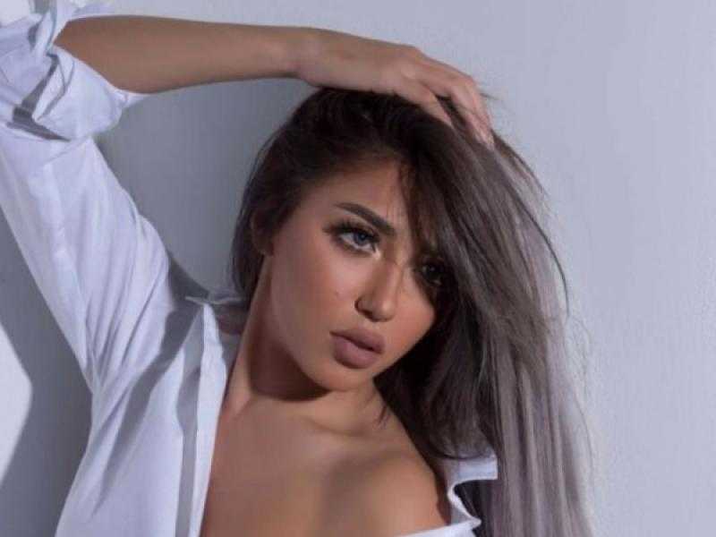 سارة سلامة تبرز جمال قوامها بإطلالة رياضية