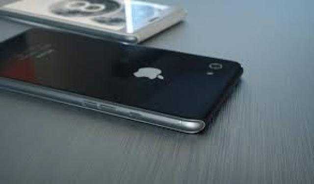 بأسعار شعبية..«أبل» تطلق هاتفا شبيه لـ iPhone 8