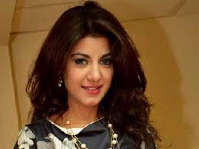 ياسمين علي: شيرين من أهم الفنانات في الوطن العربي.. وأنا اتعلم منها الكثير