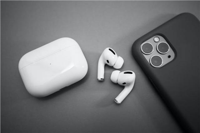 سماعات AirPods Pro