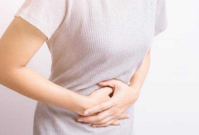 تخلصي من الإمساك وسموم الجسم.. بهذه الطرق السريعة