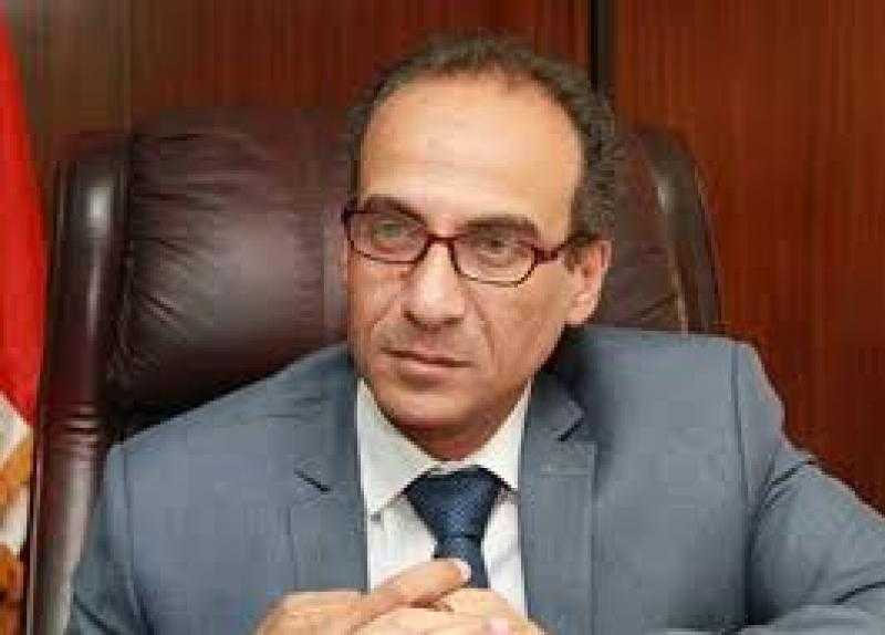 هيثم الحاج علي يكشف تفاصيل أزمة منافذ الهيئة العامة للكتاب