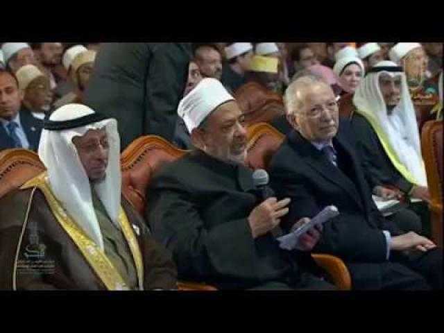 بالفيديو .. تعليق نارى من عزة مصطفى حول مشادة شيخ الأزهر والخشت