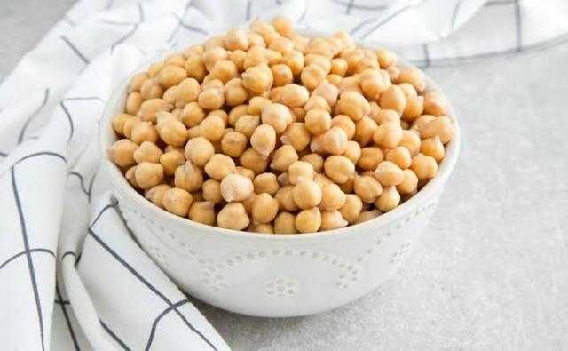 ماذا يحدث للجسم عند تناول ماء الحمص؟