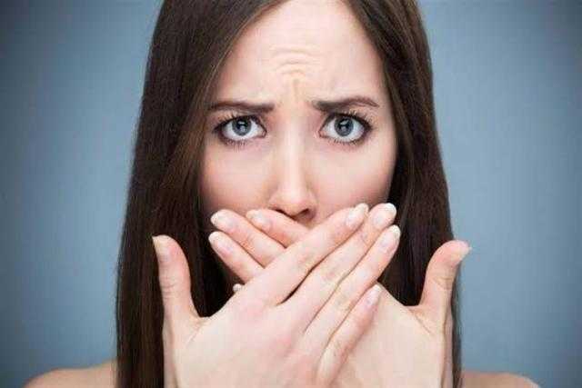 طرق غير متوقعة للتخلص من رائحة الفم الكريهة.. تعرفي عليها