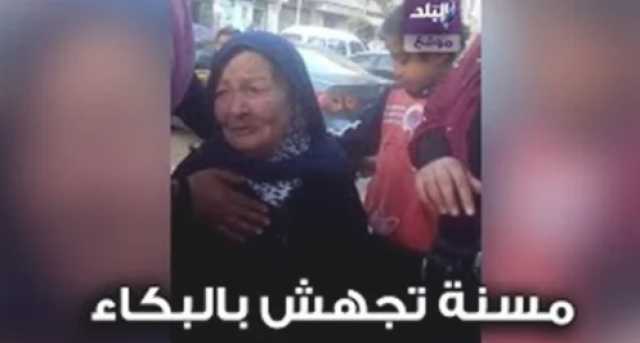 مسنة تجهش بالبكاء.. فضائح جديدة لأنصار هشام بدوي (فيديو)