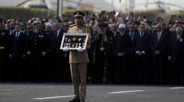 بالفيديو ..اللواء محمود خلف تعليقًا على جنازة مبارك : مصر دولة عظيمة  