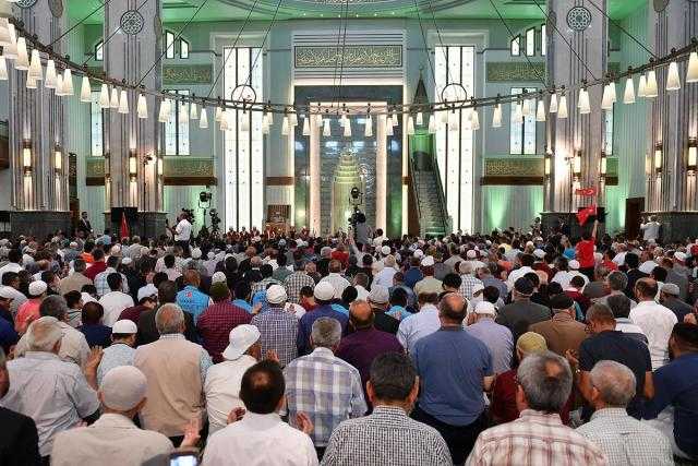 بث مباشر.. شعائر صلاة الجمعة من مسجد الرفاعي ببورسعيد