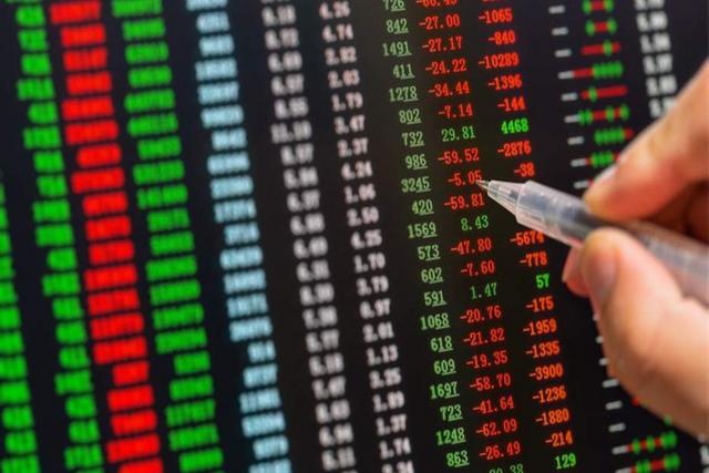 ما الذي يحدث  في سوق النفط؟