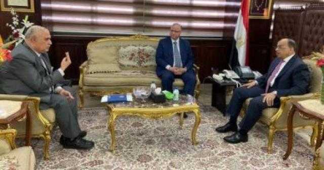 تفاصيل لقاء وزير التنمية المحلية برئيس النقل العام