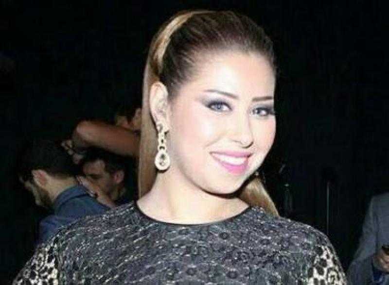 إيناس عزالدين بفستان لافت في أحدث ظهور لها