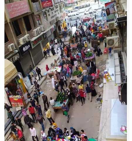 قارئ يشكو عدم التزام أهالي منطقة ألف مسكن بحظر التجول