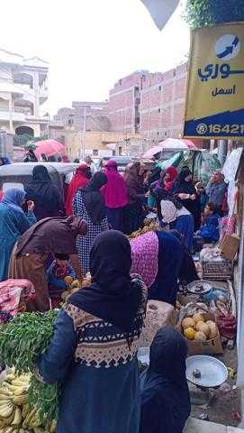 أهالي منطقة كرداسة يشكون من إقامة الأسواق العشوائية