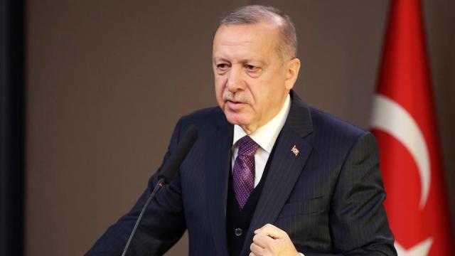 أحمد موسى: أردوغان يرسل 3 طائرات مستلزمات طبية لإسرائيل وشعبه يموت في الشارع.. فيديو