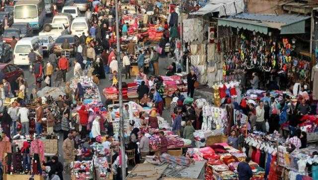العتبة تشهد ازدحام كبير وعودة الباعة الجائلين