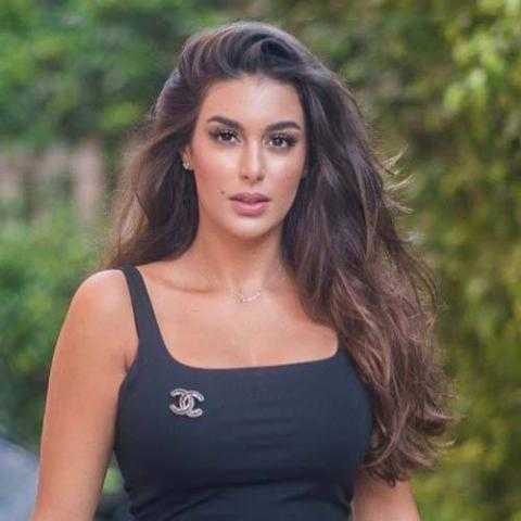 رامز جلال يداعب ياسمين صبري في مقلب على الهواء