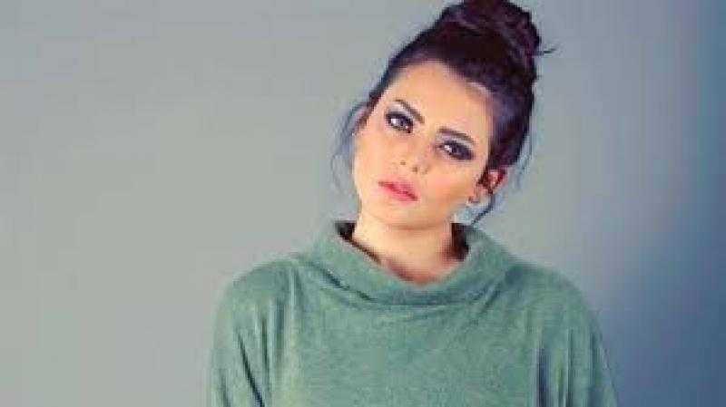 قبل الحلقات الأخيرة.. أسماء جلال تلفت الأنظار في ”الغرفة 207”