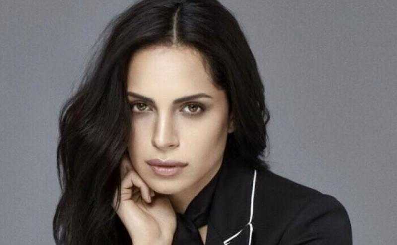شاهد.. آمال ماهر تحتفل بعيد ميلادها