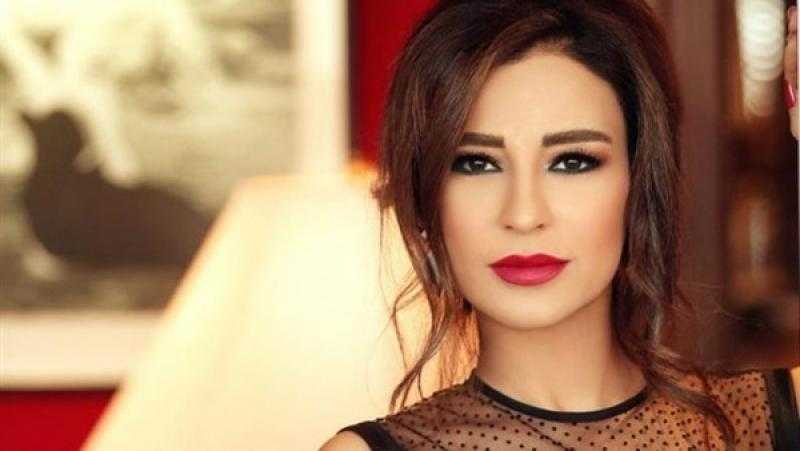 ماجي بو غصن تستعرض أنوثتها بفستان شفاف في Joy Awards 2023