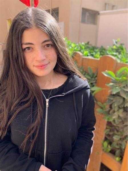 أسود إلى الأبد.. ليلى أحمد زاهر تشارك متابعيها بإطلالة جديدة