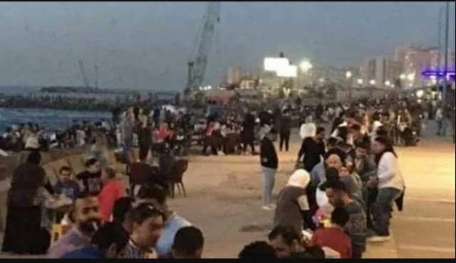 أحمد موسى: «اللي هينزل يفطر في الشارع لازم يتعاقب كفاية استهتار».. فيديو