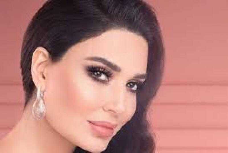 سيرين عبدالنور تبهر العيون بالأسود والأوف شولدر