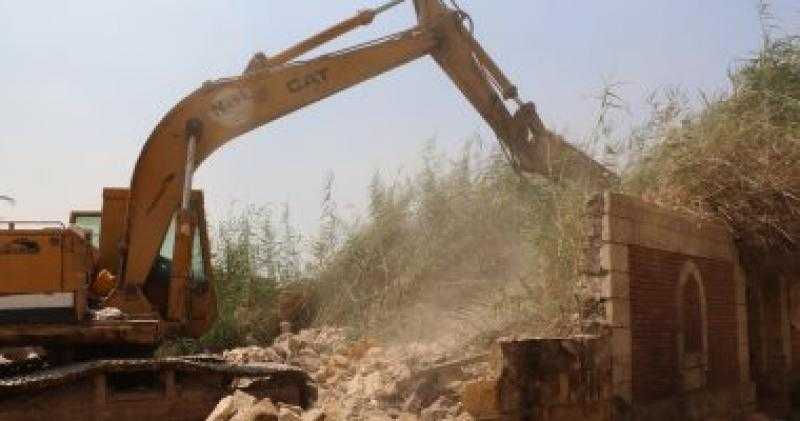 رفع 338 طن قمامة وأتربة من الشوارع والميادين فى الدقهلية