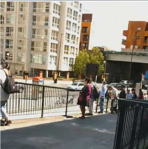 بسبب كورونا.. طوابير في بريطانيا أمام بنوك الطعام خوفا من المجاعة