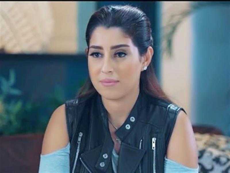 قدام مرايتها .. آيتن عامر تبهر المتابعين في لوك صباحي | فيديو