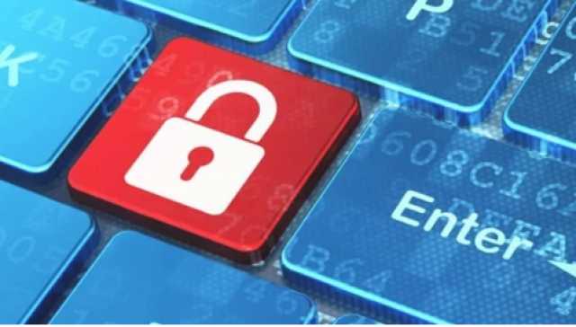 خبير أمن معلومات يوضح خطورة التطبيقات الإلكتروينة المشبوهة (فيديو)