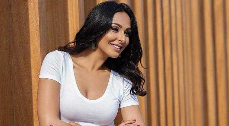 بإطلالة لامعة.. ميس حمدان تتألق في أحدث ظهور