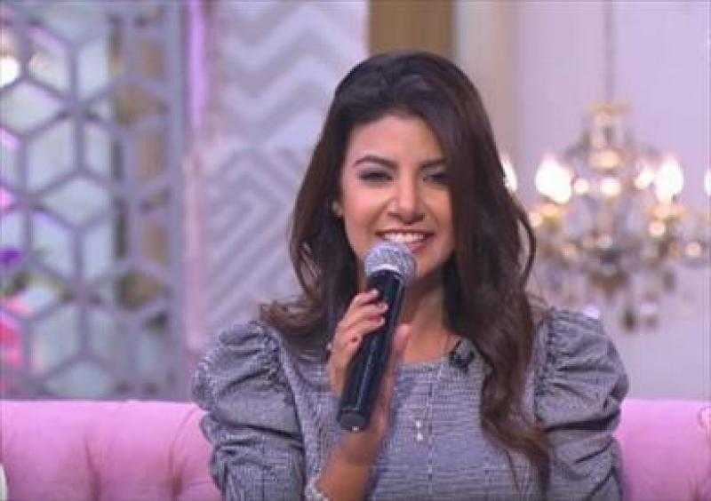 ياسمين علي تغني تتر مسلسل ”الضاحك الباكي” بطولة عمرو عبد الجليل