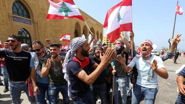 احتجاجات شعبية بسبب تردي الأوضاع المعيشية في لبنان