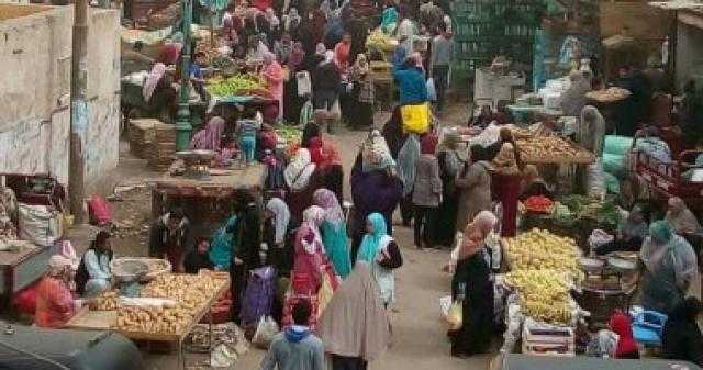 أهالى قرية وردان بالجيزة يشكون من وجود سوق عشوائي