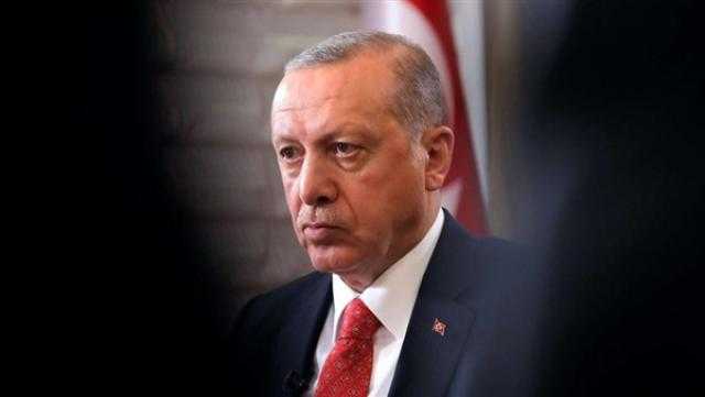 معارض تركي يكشف تفاصيل قمع ”أردوغان” لحرية الصحافة (فيديو)