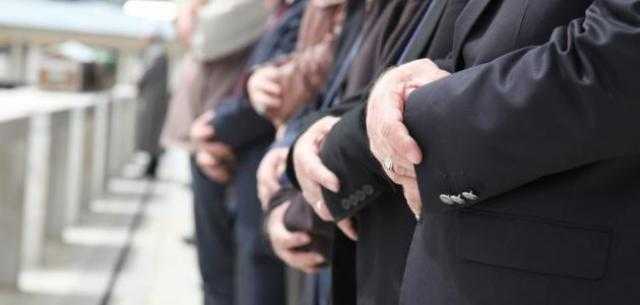 هل تقبل صلاة الغائب على الميت فى بلد آخر