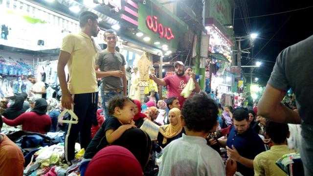 مواطنون يشكون من زحام سوق قرية بسنتواي في البحيرة