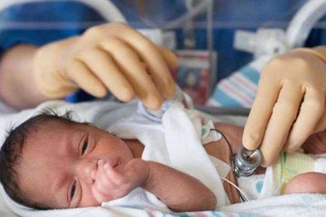 اكتشاف إصابة سيدة بفيروس كورونا قبل الولادة بساعة