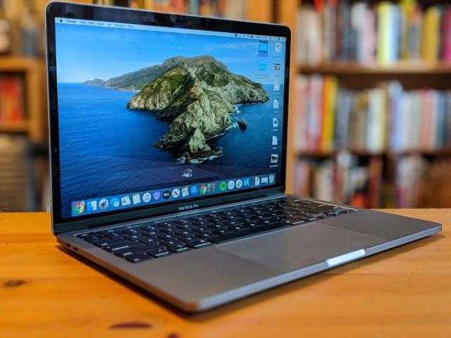 آبل تحذر مستخدمي MacBook من إجراء يؤدي إلى كسر شاشتك