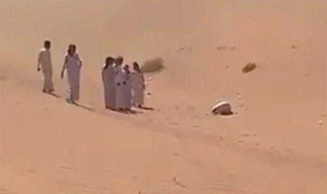 بعد اختفائه لأيام.. وفاة سعودي ساجدًا في الصحراء تثير ضجة حول العالم.. فيديو