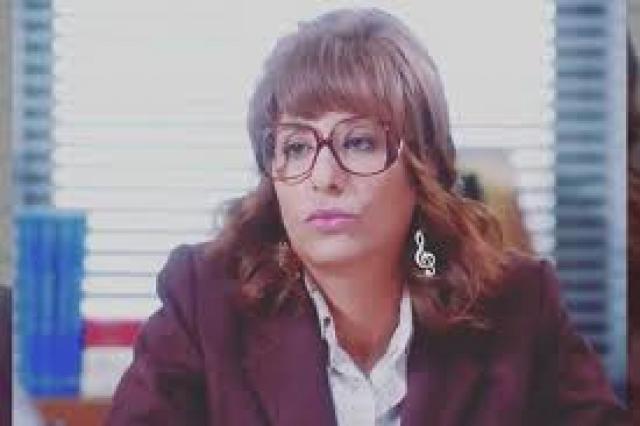 الفنانة دنيا ماهر