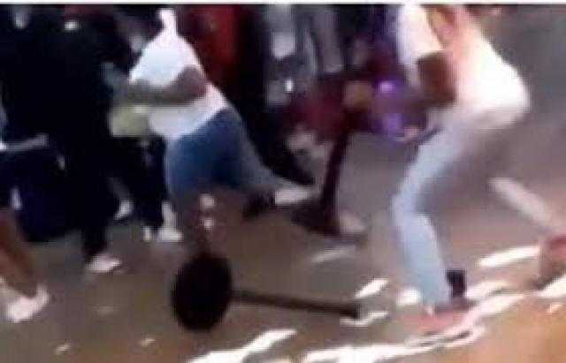 بالألعاب النارية.. هجوم عنيف من الزبائن على مركز ترفيهي