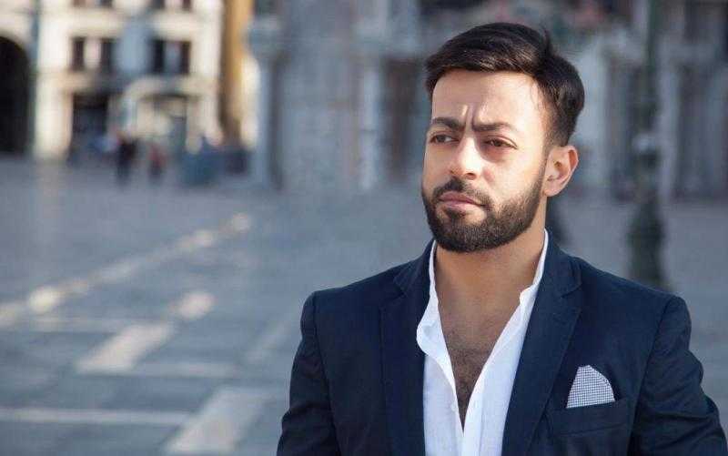 بحبك وخايف.. تامر عاشور يروج لأحدث أغانيه |فيديو