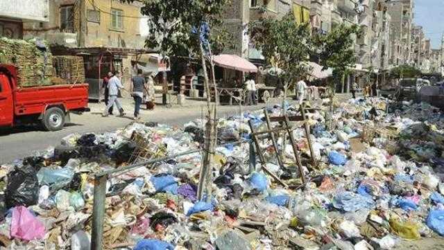 خوفًا من انتشار الأمراض.. أهالى منيل شيحة بالجيزة يستغيثون من تراكم القمامة