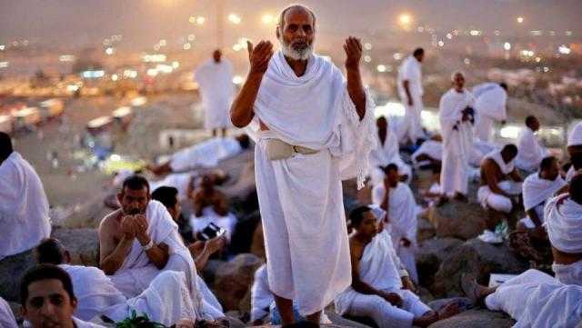 4 أخطاء يفعلها بعض الحجاج عند الوقوف بعرفة تخالف سنة النبي