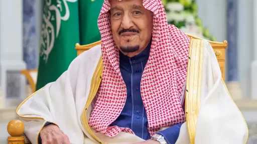 خادم الحرمين الشريفين يهنئ ملك المملكة المغربية بذكرى يوم الشباب لبلاده