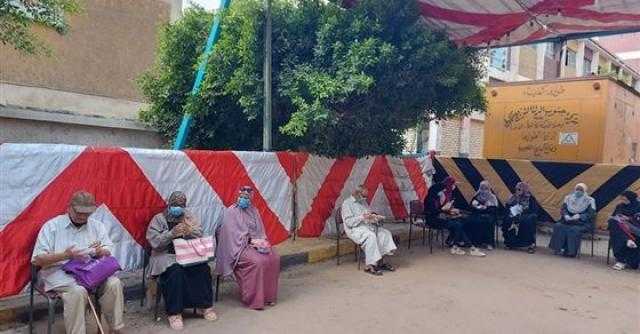 جمعية أبو العينين توفر كمامات وسيارات لنقل كبار السن فى انتخابات الشيوخ
